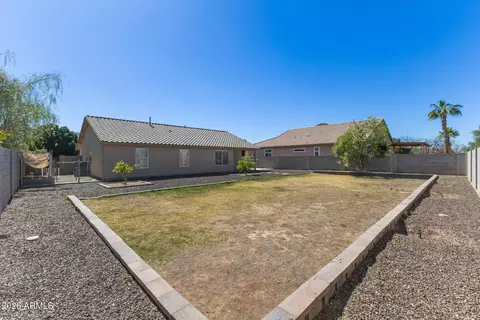 Exterior - 1322 E Harwell Rd, Phoenix, AZ 85042 photo 4 of 6