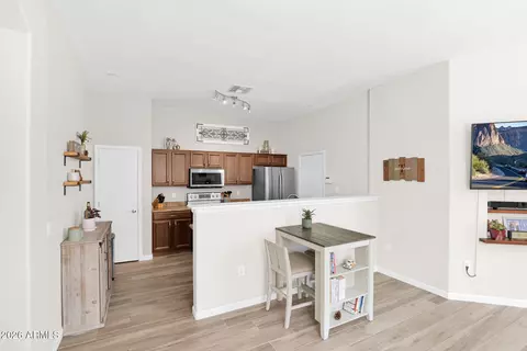 Kitchen - 2250 E Deer Valley Rd #94, Phoenix, AZ 85024 photo 1 of 4