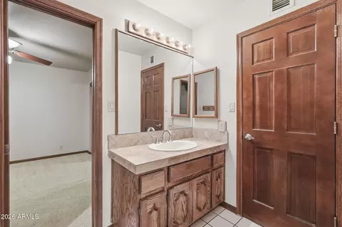 Bath - 602 E Carver Rd, Tempe, AZ 85284 photo 4 of 6