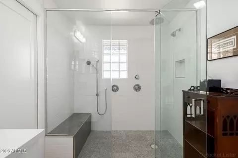 Bath - 644 E La Jolla Dr, Tempe, AZ 85282 photo 1 of 3