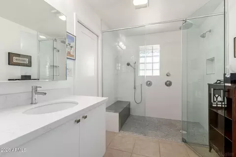Bath - 644 E La Jolla Dr, Tempe, AZ 85282 photo 2 of 3