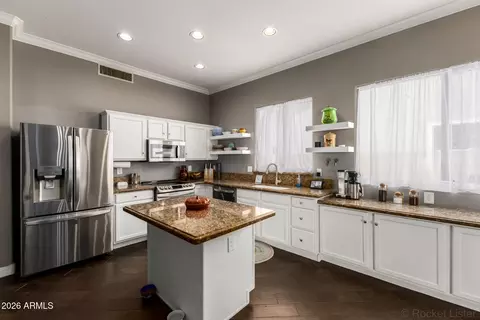 Kitchen - 1865 S Morrison Ln, Gilbert, AZ 85295 photo 1 of 3