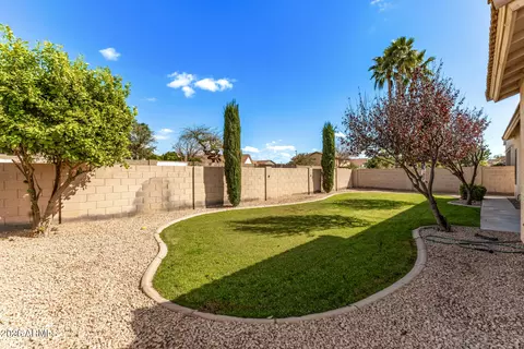 Exterior - 1865 S Morrison Ln, Gilbert, AZ 85295 photo 4 of 5