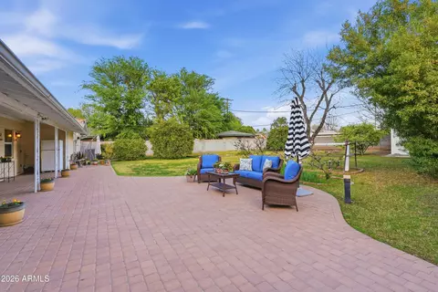 Exterior - 5711 N 12th Ave, Phoenix, AZ 85013 photo 4 of 6