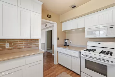 Kitchen - 5711 N 12th Ave, Phoenix, AZ 85013 photo 4 of 4