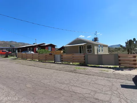 835 W Spray St, Superior, AZ 85173