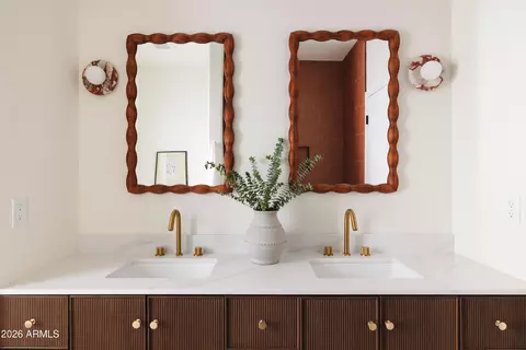 Bath - 3620 E Coconino Pl, Phoenix, AZ 85044 photo 7 of 9