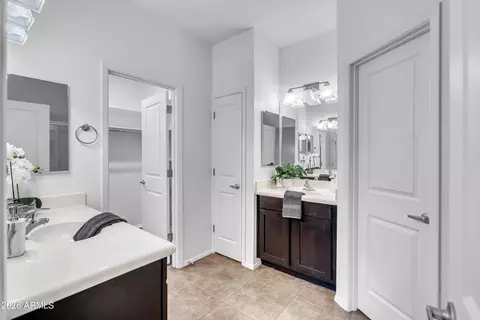 Bath - 3113 E Danbury Rd #26, Phoenix, AZ 85032 photo 1 of 4