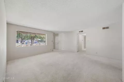 Living - 6708 N 41st Ln, Phoenix, AZ 85019 photo 6 of 8