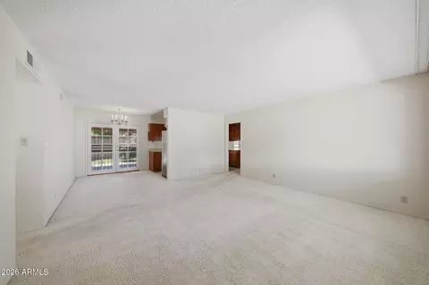 Living - 6708 N 41st Ln, Phoenix, AZ 85019 photo 4 of 8