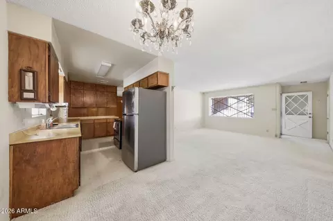 Living - 6708 N 41st Ln, Phoenix, AZ 85019 photo 1 of 8