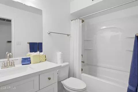 Bath - 6708 N 41st Ln, Phoenix, AZ 85019 photo 3 of 3