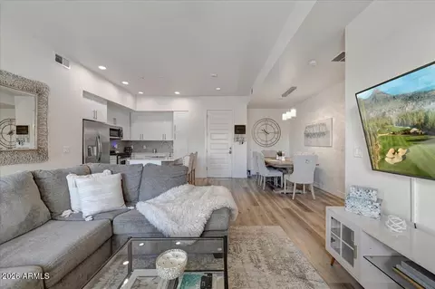 7300 Earll Dr #1013, Scottsdale, AZ 85251