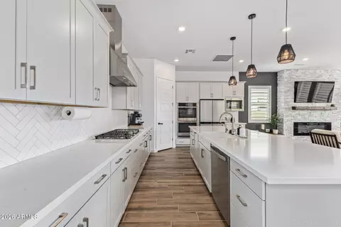 Kitchen - 1478 E Lodgepole Dr, Gilbert, AZ 85298 photo 3 of 4