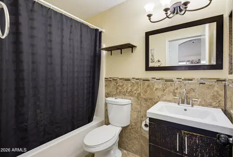 Bath - 6311 W Williams St, Phoenix, AZ 85043 photo 1 of 2