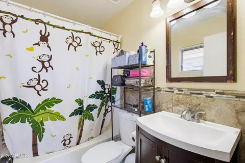 Bath - 6311 W Williams St, Phoenix, AZ 85043 photo 2 of 2