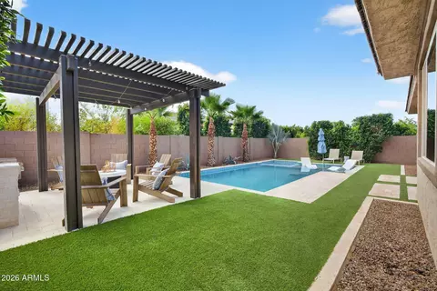 Exterior - 3835 E Austin Dr, Gilbert, AZ 85296 photo 6 of 12