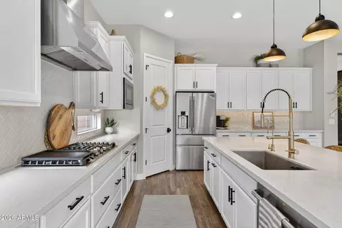 Kitchen - 3835 E Austin Dr, Gilbert, AZ 85296 photo 2 of 5