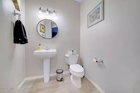 Bath - 3978 E Hashknife Rd, Phoenix, AZ 85050 photo 1 of 4
