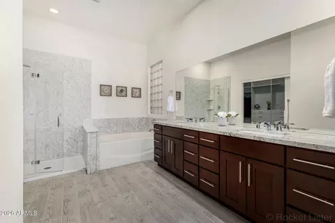 Bath - 549 E Sheffield Ave, Gilbert, AZ 85296 photo 1 of 3