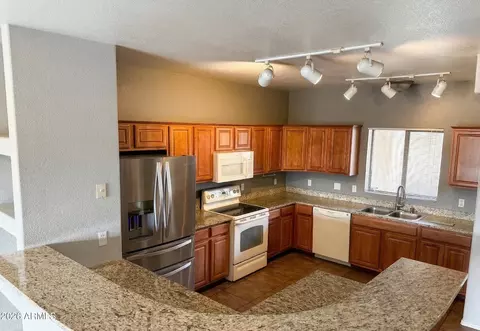Kitchen - 920 E Devonshire Ave #4023, Phoenix, AZ 85014 photo 1 of 2