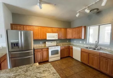 Kitchen - 920 E Devonshire Ave #4023, Phoenix, AZ 85014 photo 2 of 2