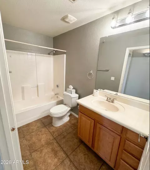 Bath - 920 E Devonshire Ave #4023, Phoenix, AZ 85014 photo 1 of 1