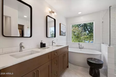 Bath - 532 N Falcon Dr, Gilbert, AZ 85234 photo 3 of 6
