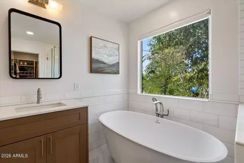 Bath - 532 N Falcon Dr, Gilbert, AZ 85234 photo 5 of 6