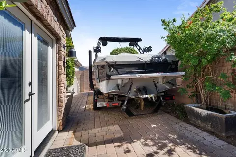 Exterior - 532 N Falcon Dr, Gilbert, AZ 85234 photo 5 of 13