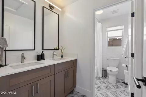 Bath - 532 N Falcon Dr, Gilbert, AZ 85234 photo 1 of 6