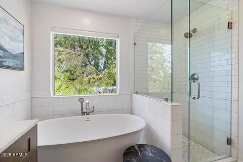 Bath - 532 N Falcon Dr, Gilbert, AZ 85234 photo 4 of 6