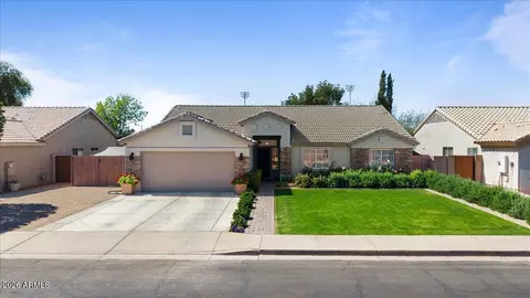 Exterior - 532 N Falcon Dr, Gilbert, AZ 85234 photo 13 of 13