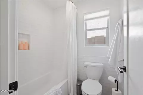 Bath - 532 N Falcon Dr, Gilbert, AZ 85234 photo 2 of 6