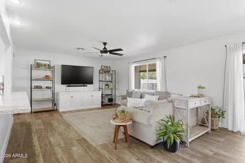 962 E 8th Pl, Mesa, AZ 85203