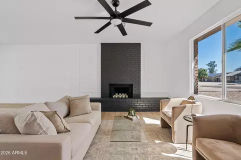 Living - 2602 E Vista Dr, Phoenix, AZ 85032 photo 1 of 1