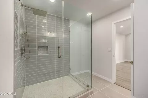 Bath - 412 E Utopia Rd, Phoenix, AZ 85024 photo 3 of 4