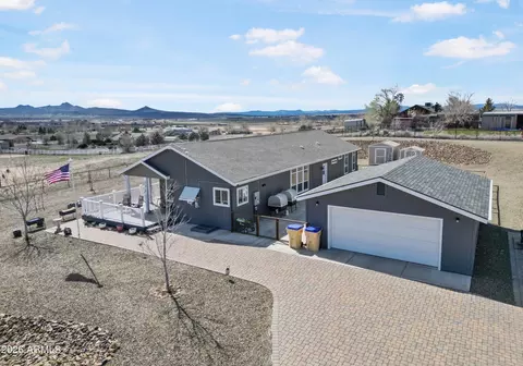 25818 N Riesling Ln, Paulden, AZ 86334
