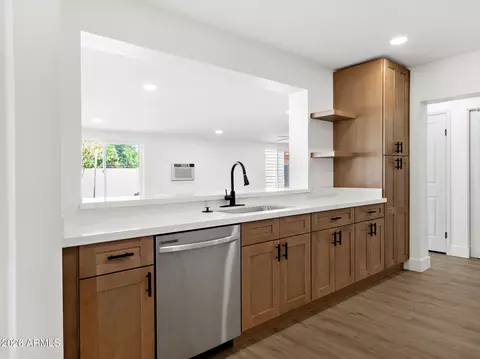 684 W Carla Vista Dr, Chandler, AZ 85225