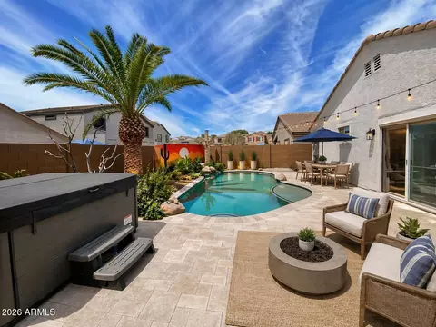 11821 W Dos Rios Dr, Sun City, AZ 85373