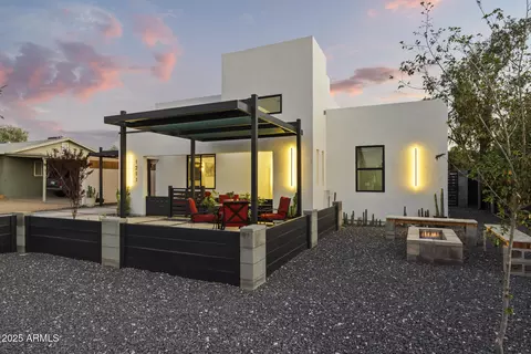 1211 E Hayward Ave, Phoenix, AZ 85020