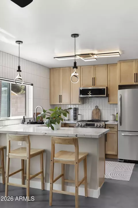 Kitchen - 1211 E Hayward Ave, Phoenix, AZ 85020 photo 18 of 19