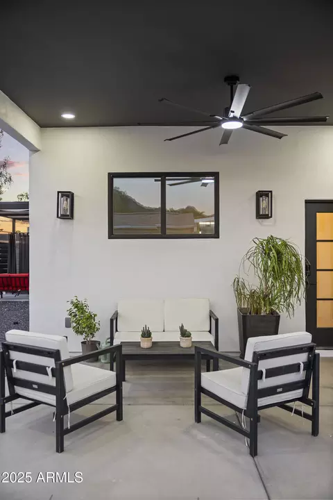 Exterior - 1211 E Hayward Ave, Phoenix, AZ 85020 photo 1 of 8