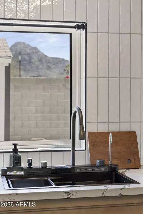 Kitchen - 1211 E Hayward Ave, Phoenix, AZ 85020 photo 17 of 19