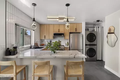 Kitchen - 1211 E Hayward Ave, Phoenix, AZ 85020 photo 13 of 19