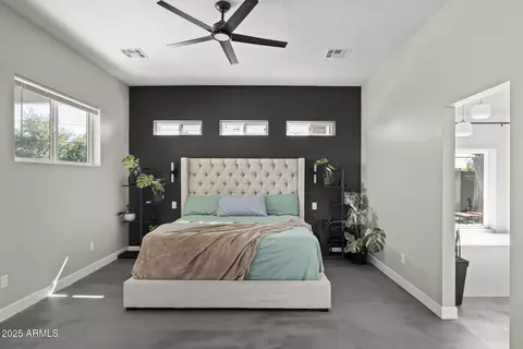 Bedroom - 1211 E Hayward Ave, Phoenix, AZ 85020 photo 1 of 9