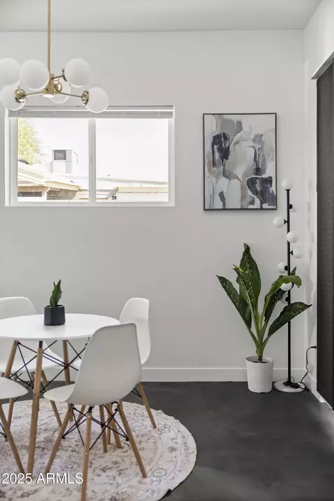 Dining - 1211 E Hayward Ave, Phoenix, AZ 85020 photo 2 of 3
