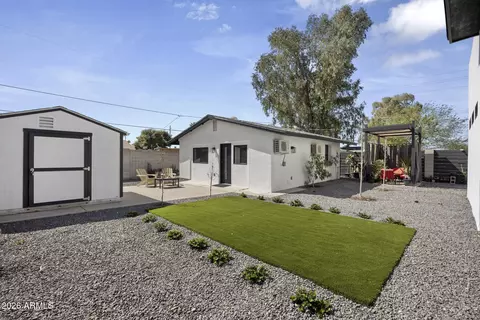 Exterior - 1211 E Hayward Ave, Phoenix, AZ 85020 photo 6 of 8
