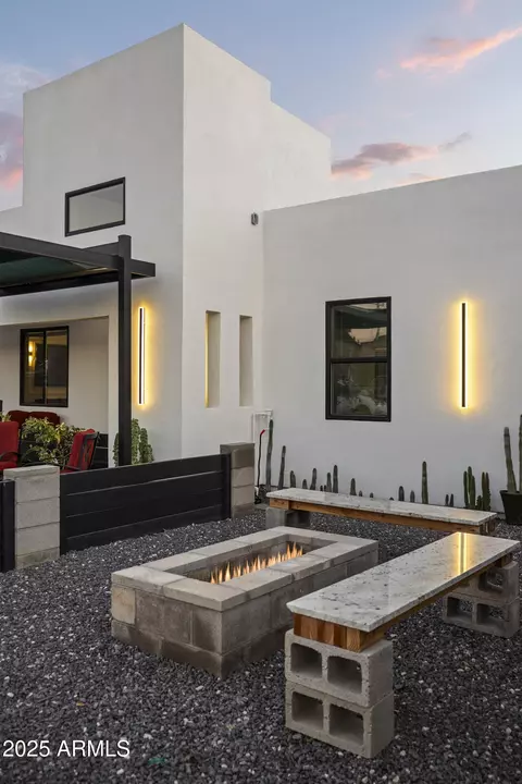 Exterior - 1211 E Hayward Ave, Phoenix, AZ 85020 photo 4 of 8