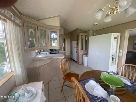 2274 S Seminole Dr, Apache Junction, AZ 85119 photo 2